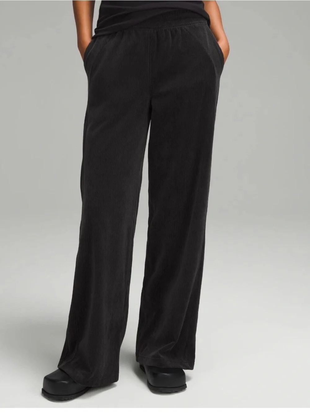 Lululemon Scuba Mid-Rise Wide-Leg Pant Velvet Cord black sz 8
